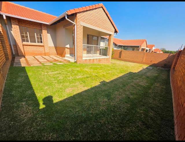 3 BEDROOM PROPERTY TO RENT IN MOOIKLOOF RIDGE ESTATE